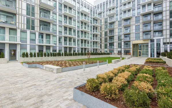 1005 Dundas ST E #546, Oakville, ON L6H 8C7