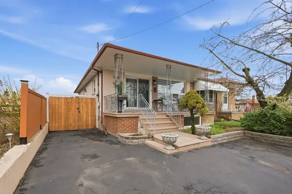 1257 Alexandra AVE, Mississauga, ON L5E 2A7