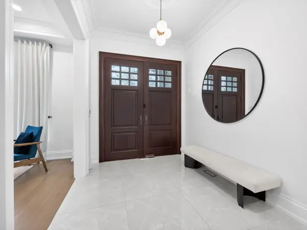 36 Gardenvale RD, Toronto W07, ON M8Z 4B9