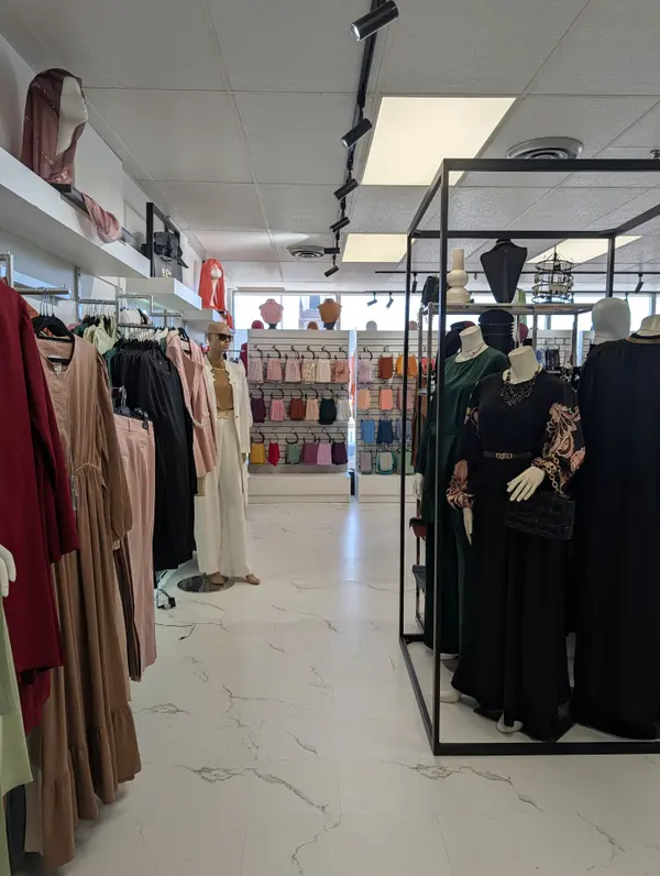 700 DUNDAS ST E #202, Mississauga, ON L4Y 3Y5