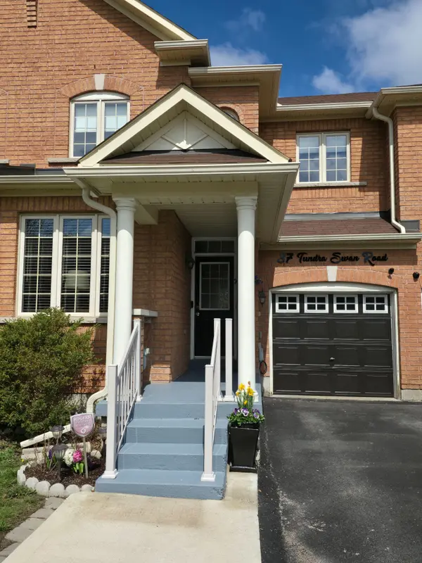 37 Tundra Swan RD, Brampton, ON L6R 3L9