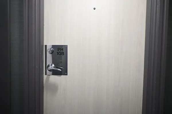 325 Webb DR #2308, Mississauga, ON L5B 3Z9