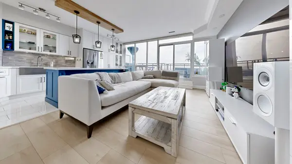 1060 Sheppard AVE W #Ph-11, Toronto W05, ON M3J 0G7