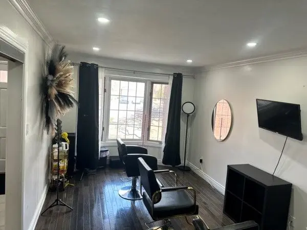 16 Cochrane AVE, Brampton, ON L6Z 4J4