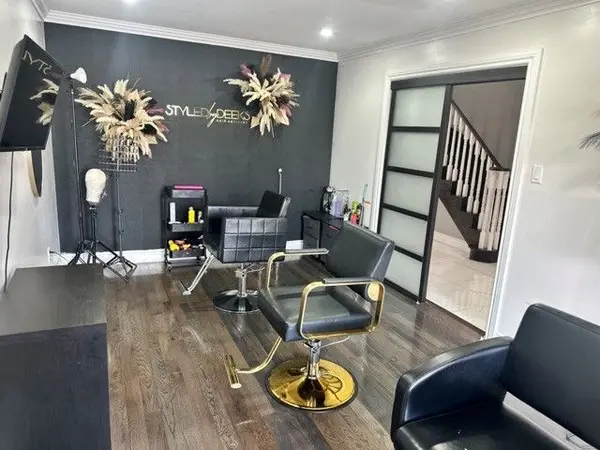 16 Cochrane AVE, Brampton, ON L6Z 4J4