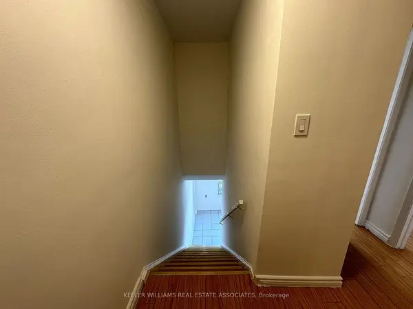 3071 Hurontario ST #1, Mississauga, ON L5A 4E4