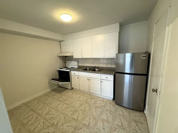 3071 Hurontario ST #1, Mississauga, ON L5A 4E4