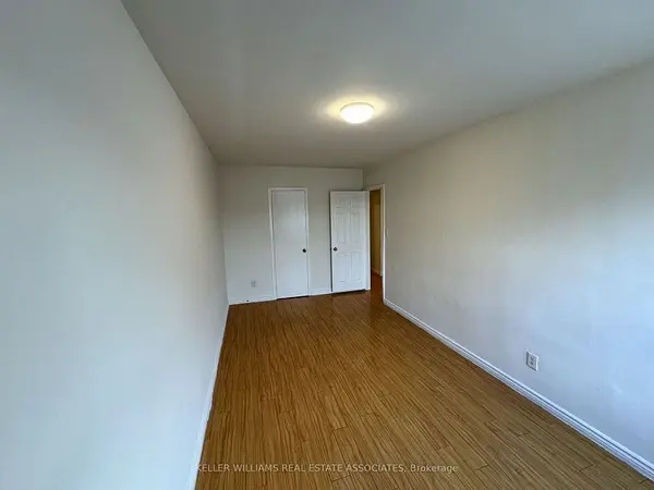 3071 Hurontario ST #1, Mississauga, ON L5A 4E4