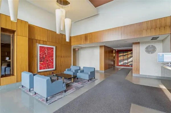 1055 Southdown RD #1011, Mississauga, ON L5J 0A3