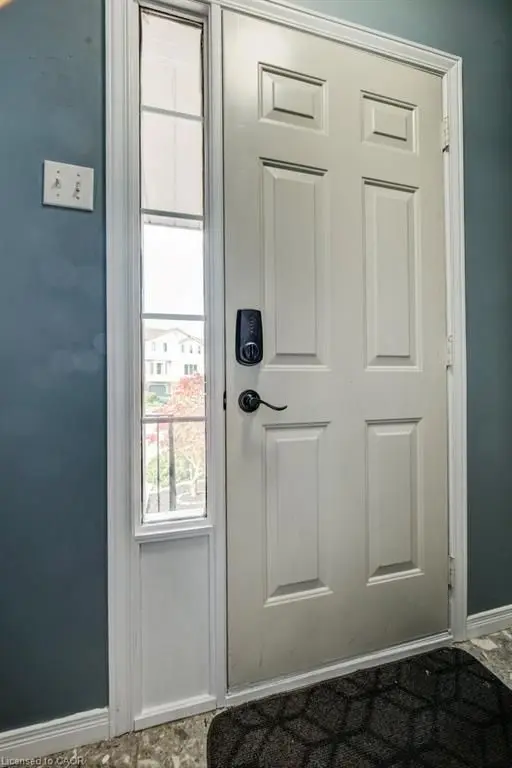 633 Grange CRES, Waterloo, ON N2T 2L9