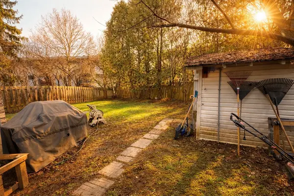 181 Cedarvale CRES, Waterloo, ON N2L 4T3