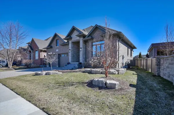 15 LANGTON DR, Kitchener, ON N2P 2X9