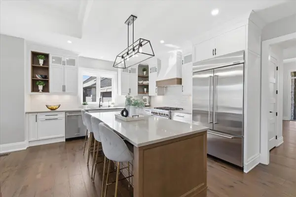 15 LANGTON DR, Kitchener, ON N2P 2X9