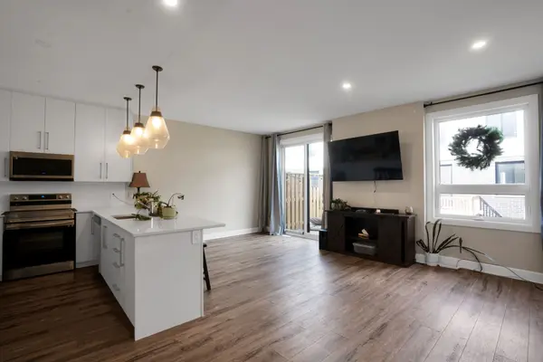 175 Doan DR #108, Middlesex Centre, ON N0L 1R0