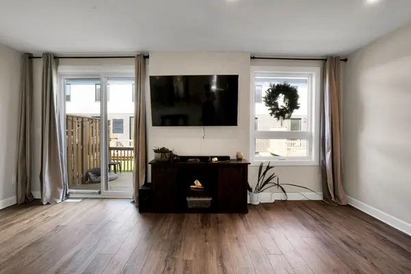 175 Doan DR #108, Middlesex Centre, ON N0L 1R0