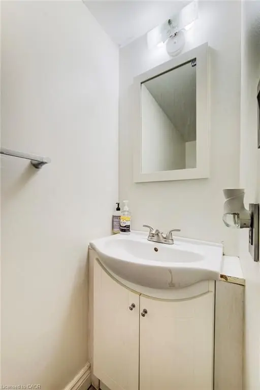 15 GREEN VALLEY DR #27, Kitchener, ON N2P 1K7