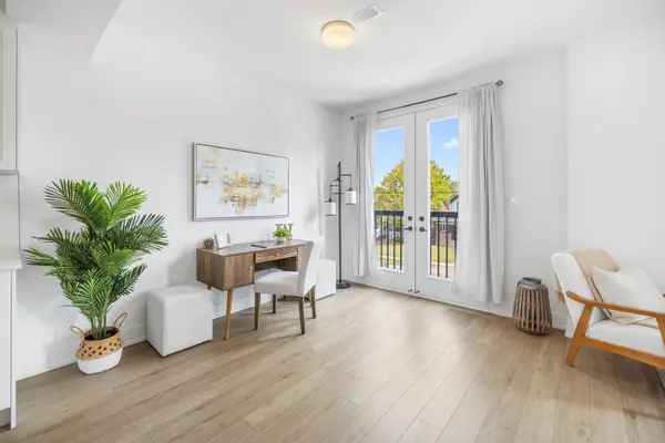 99 Roger ST #50, Waterloo, ON N2J 0G1