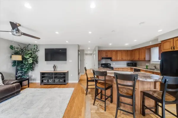 105 Gibson CRES, Lucan Biddulph, ON N0M 2J0