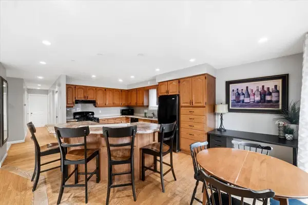 105 Gibson CRES, Lucan Biddulph, ON N0M 2J0