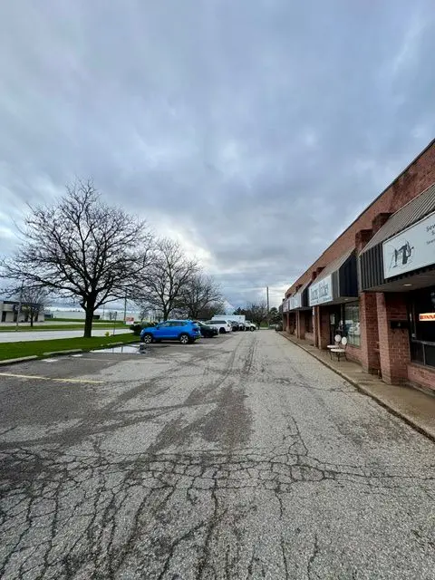 100 Sheldon DR #6, Cambridge, ON N1R 7S7