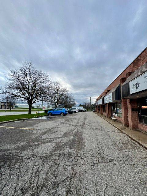 100 Sheldon DR #6, Cambridge, ON N1R 7S7