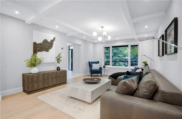 239 Corrie CRES, Waterloo, ON N2L 5W3