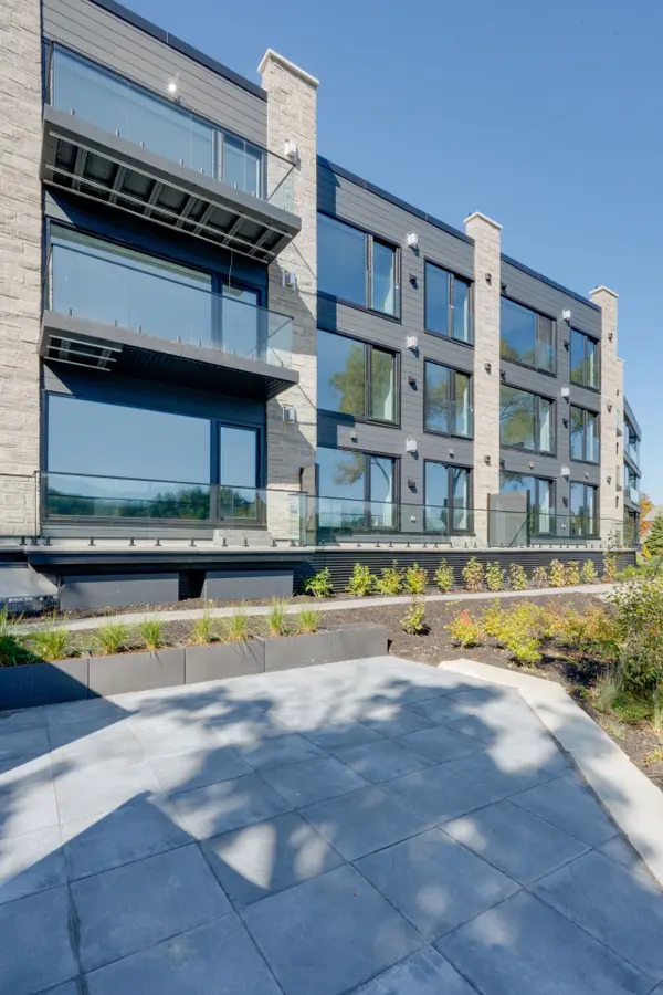 32 Brunel RD #104, Huntsville, ON P1H 1P5