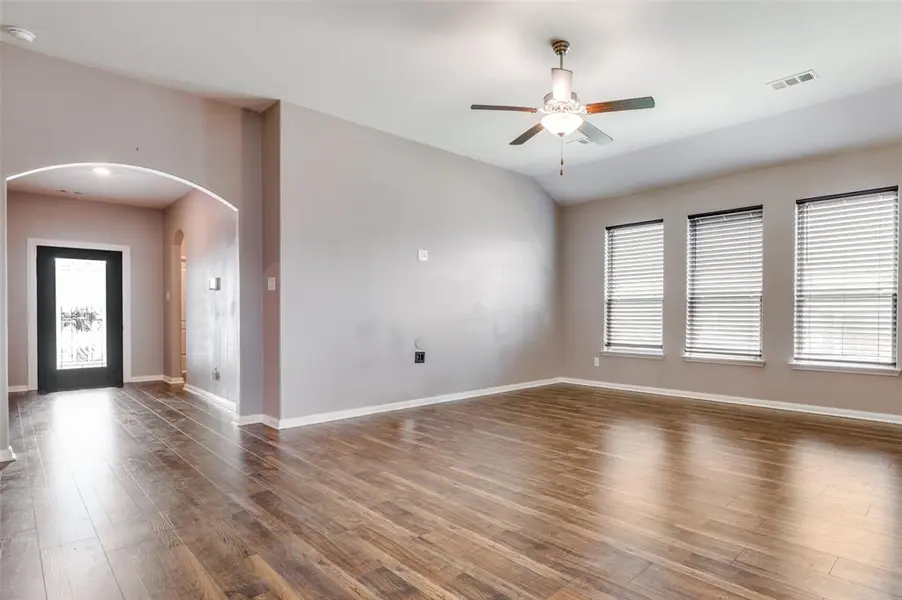 3015 Watercrest Drive, Sanger, TX 76266