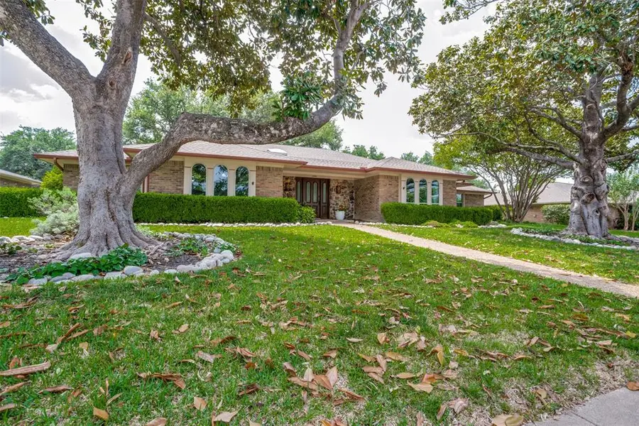 6844 Leameadow Drive, Dallas, TX 75248