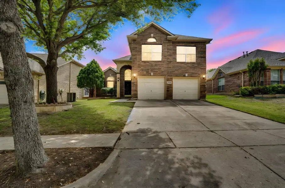 4940 Paddock Drive, Fort Worth, TX 76244