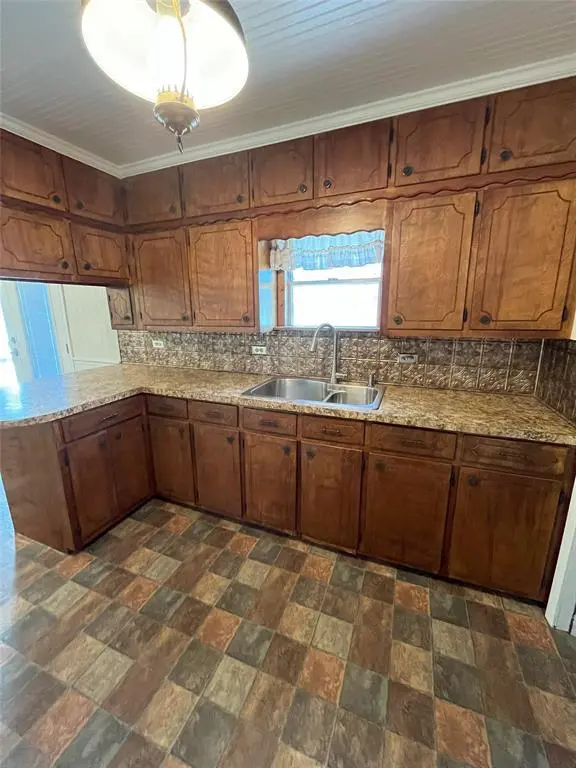 1374 Fm 744, Hubbard, TX 76648