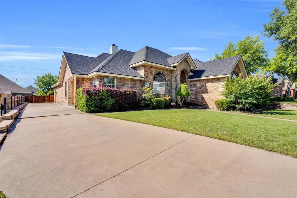 1607 W Westhill Drive, Cleburne, TX 76033