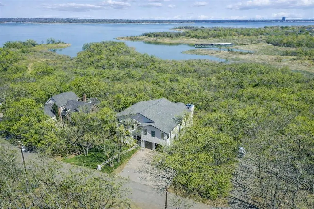 2966 Peninsula Drive, Grapevine, TX 76051