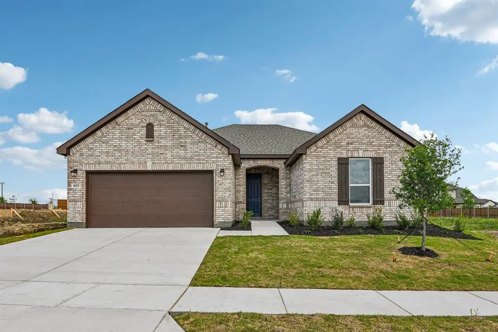 605 Tracy Court, Justin, TX 76247
