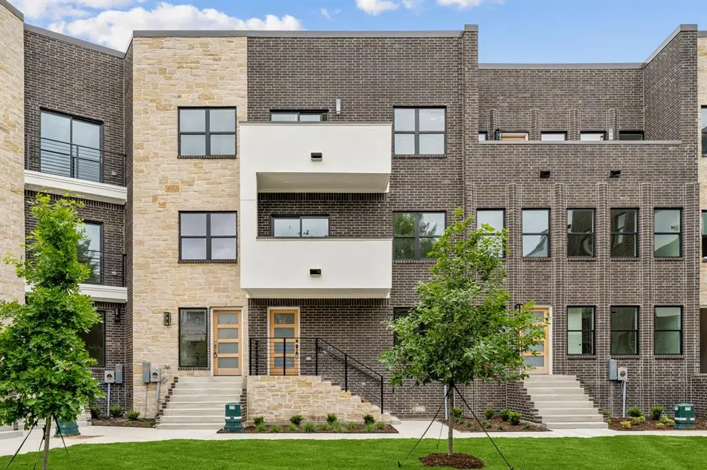 304 Golden Bell Lane, Fort Worth, TX 76107