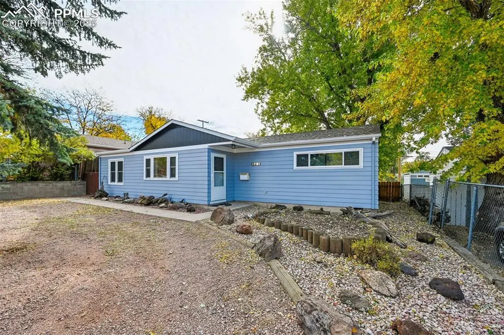 323 Maplewood DR, Colorado Springs, CO 80907