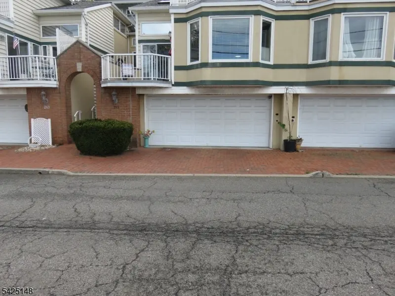 265 Front St, Perth Amboy City, NJ 08861