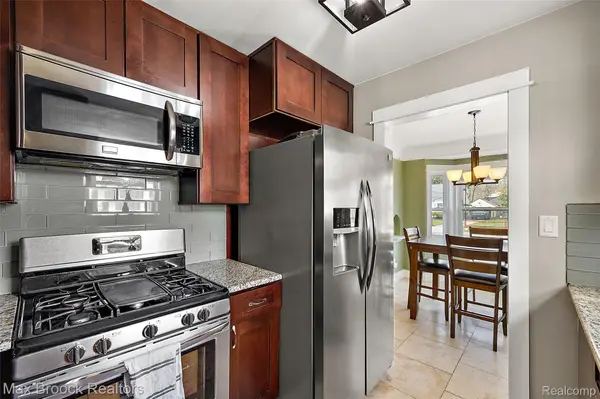 1406 E Lincoln AVE, Royal Oak, MI 48067