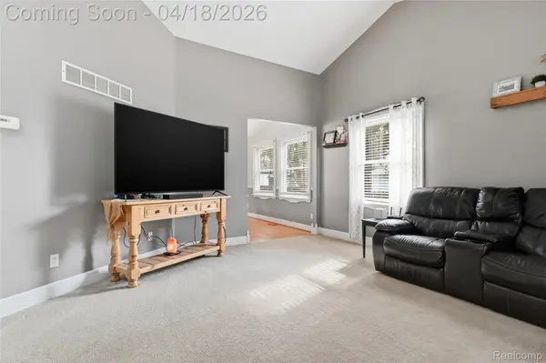 503 W Hamburg ST, Pinckney Village, MI 48169