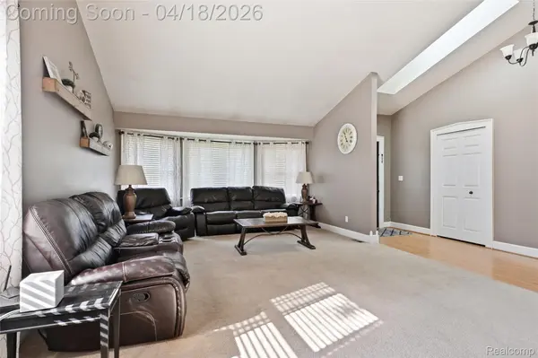 503 W Hamburg ST, Pinckney Village, MI 48169