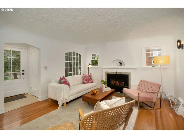 3705 NE SHAVER ST, Portland, OR 97212