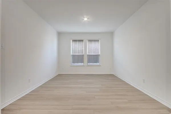 329 Fallbrook Drive, Aledo, TX 76008