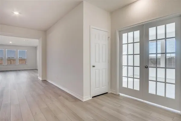 329 Fallbrook Drive, Aledo, TX 76008