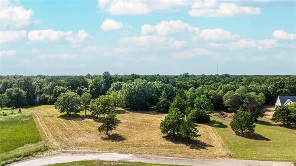 Lot 5 Cascades Blvd,  Paris,  TX 75462