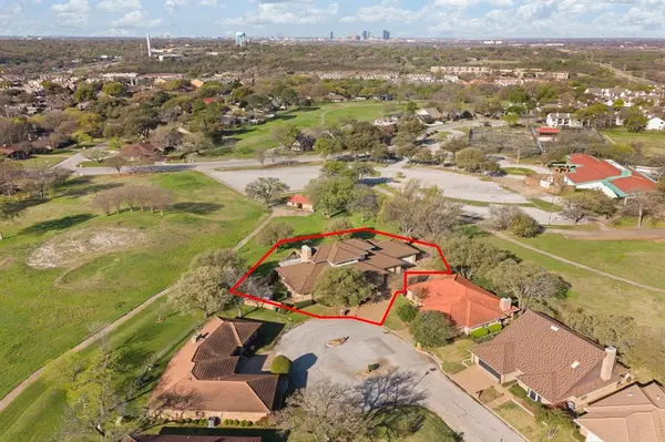 848 S Havenwood Lane, Fort Worth, TX 76112