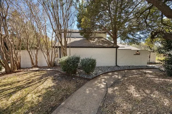 7401 Stillwater Court, Garland, TX 75044