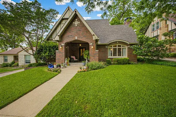 1123 Clermont Avenue, Dallas, TX 75223