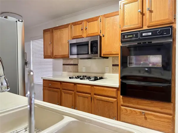 1519 Clearbrook Street, Lancaster, TX 75134