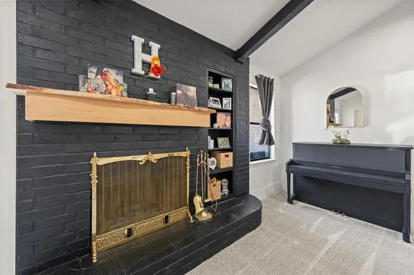 216 Hillside Drive, Hewitt, TX 76643