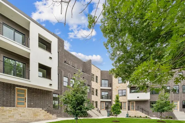 302 Golden Bell Lane, Fort Worth, TX 76107